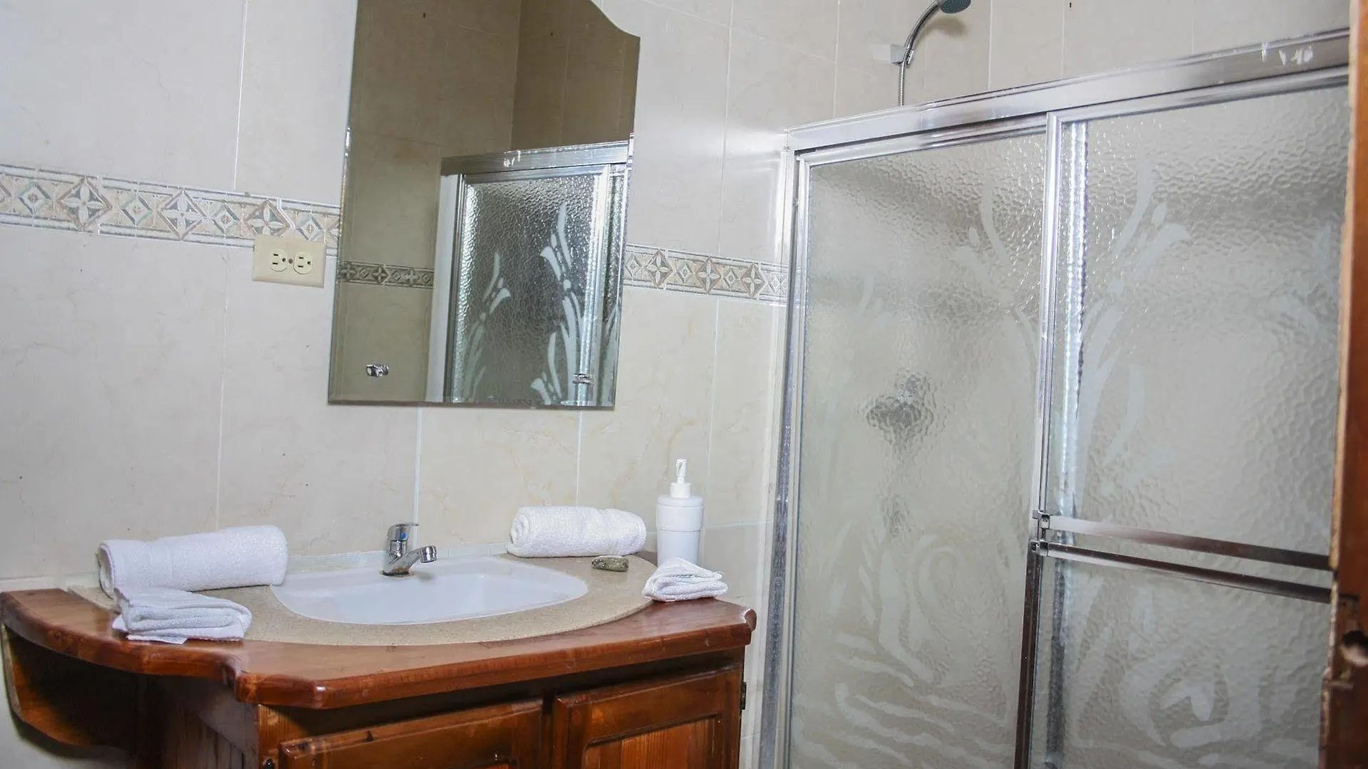 Hotel Sea Breeze Paraiso
