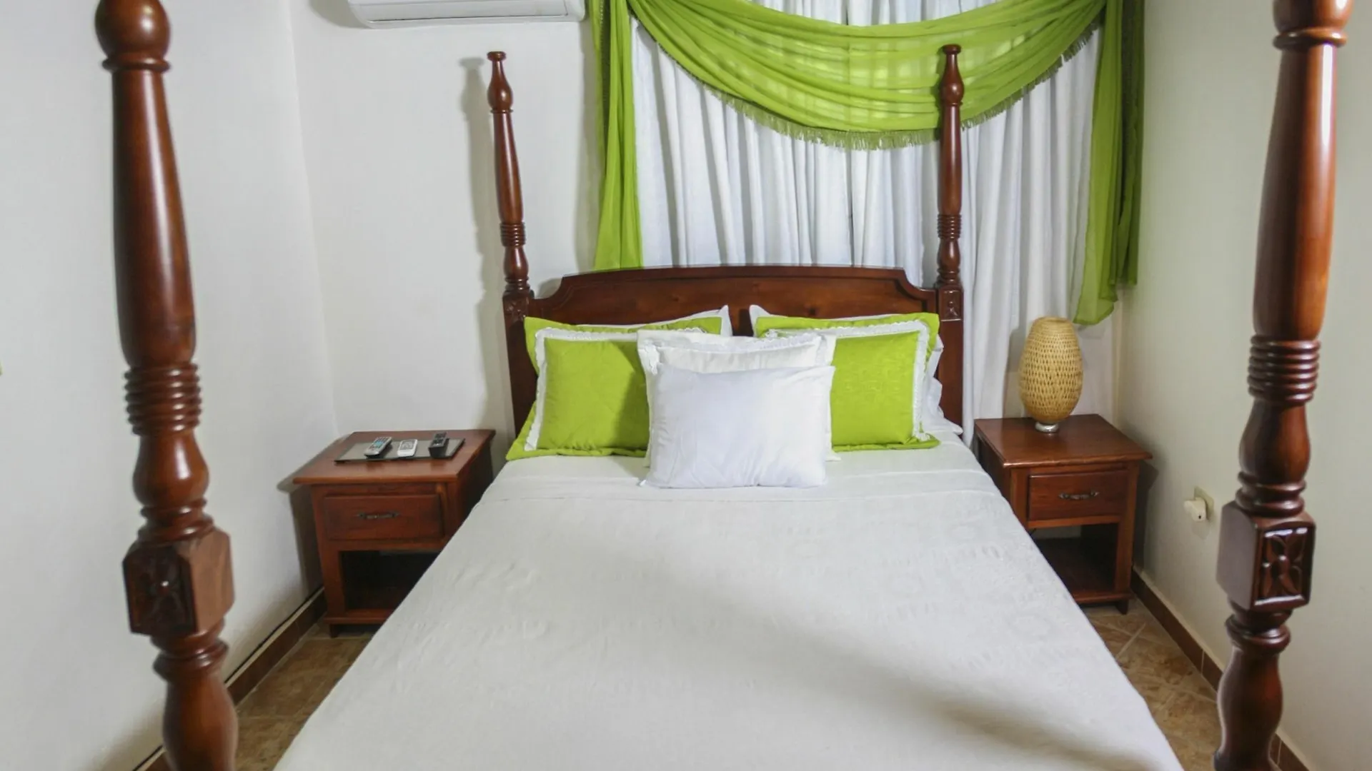 Hotel Sea Breeze Paraiso  3*, Paraiso (Barahona) Dominican Republic